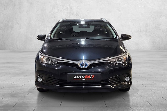 Toyota Auris 3 of 30