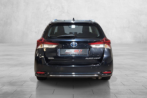 Toyota Auris 11 of 30