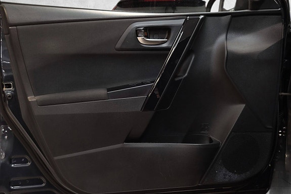 Toyota Auris 14 of 30