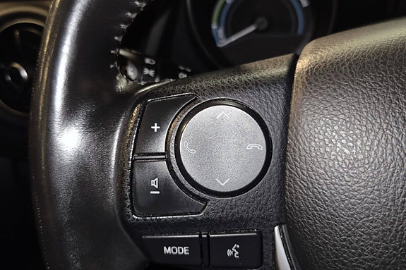 Toyota Auris 24 of 30