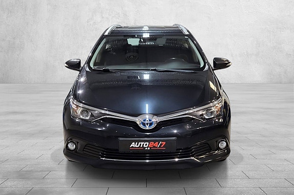 Toyota Auris 4 of 30