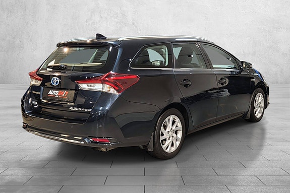 Toyota Auris 13 of 30