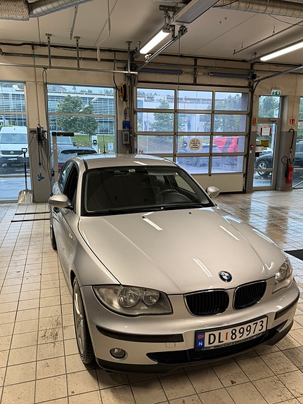 BMW 118d 2 of 13