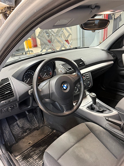 BMW 118d 11 of 13