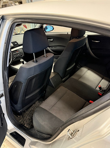BMW 118d 12 of 13