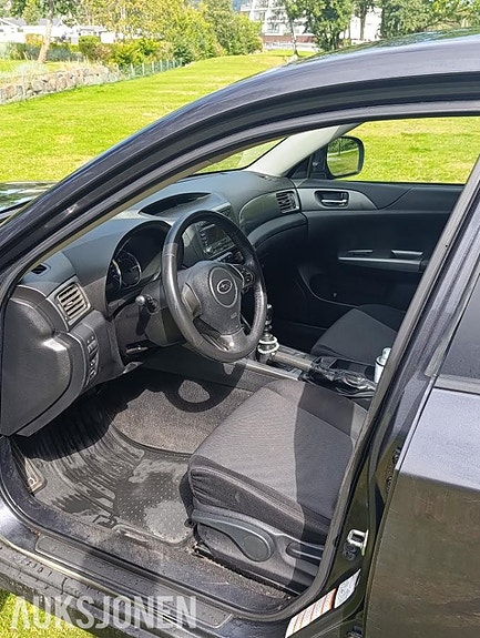 Subaru Impreza 9 of 16