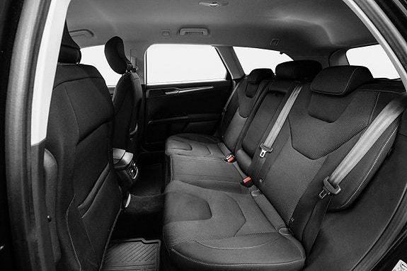 Ford Mondeo 19 of 30
