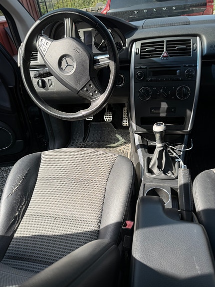 Mercedes-Benz B180 d 5 of 5