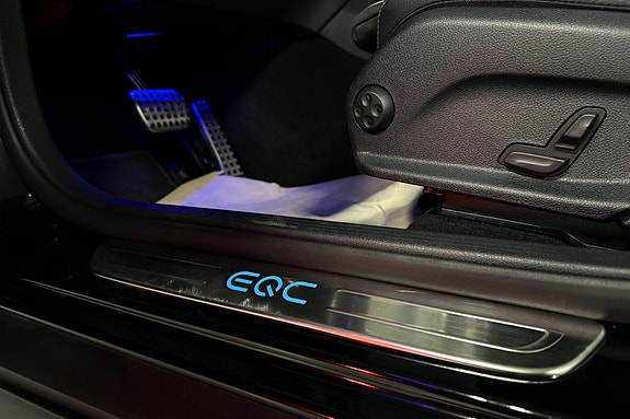 Mercedes-Benz EQC400 26 of 29