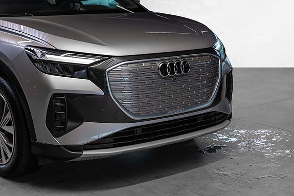 Audi Q4 e-tron 2 of 30
