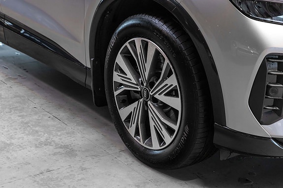 Audi Q4 e-tron 3 of 30