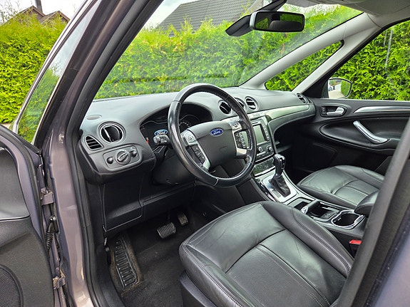 Ford S-MAX 9 of 13