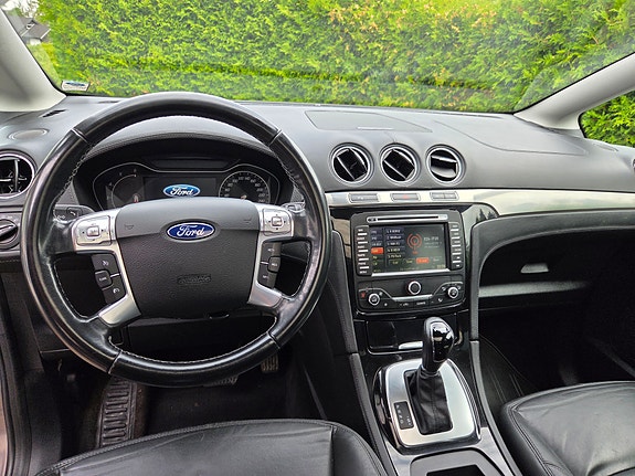 Ford S-MAX 10 of 13