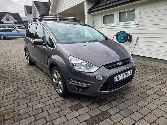 Ford S-MAX 8 of 13