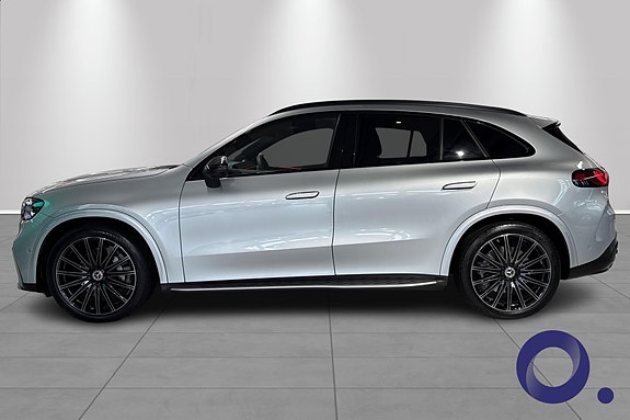 Mercedes-Benz GLC400 2 of 30