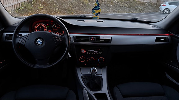 BMW 320d 13 of 27