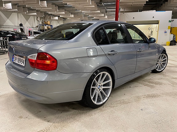 BMW 320d 27 of 27