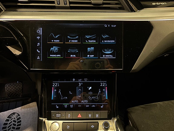 Audi e-tron 16 of 23