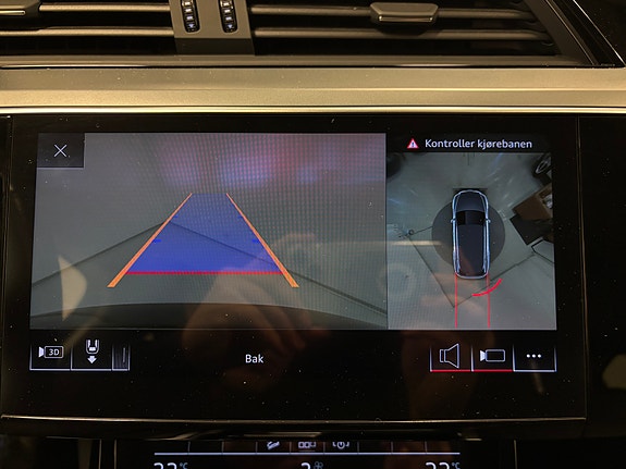 Audi e-tron 18 of 23