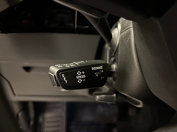 Audi e-tron 19 of 23