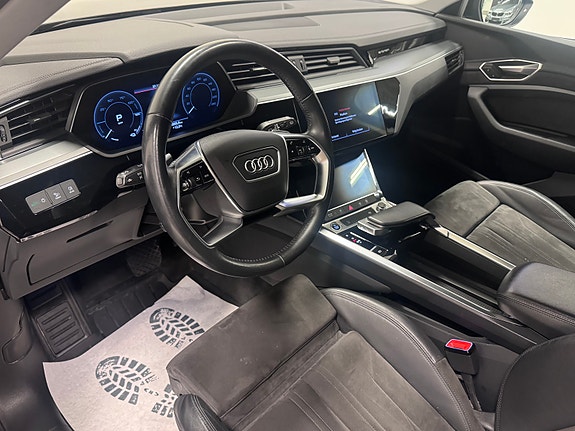 Audi e-tron 13 of 20