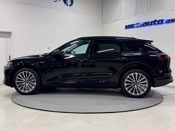 Audi e-tron 9 of 20