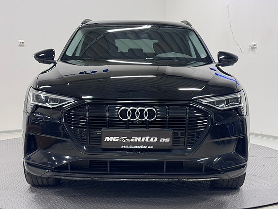 Audi e-tron 11 of 20