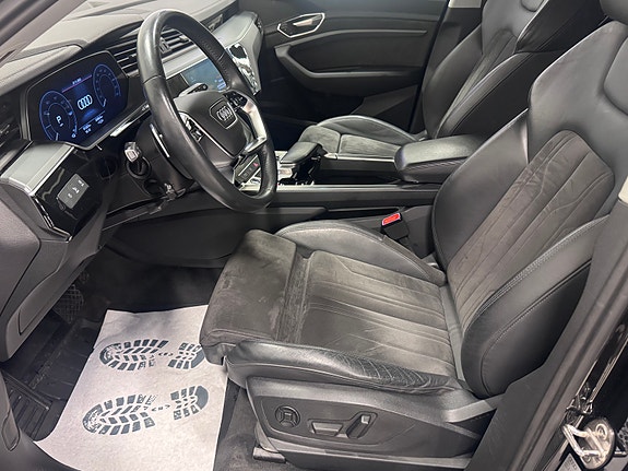 Audi e-tron 12 of 20