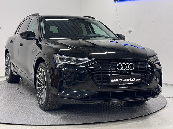 Audi e-tron 3 of 20