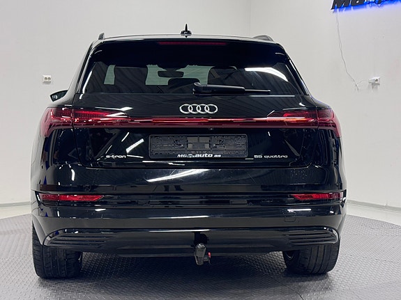 Audi e-tron 7 of 20