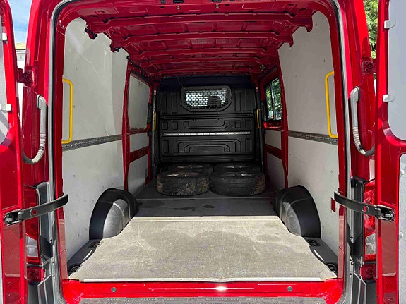 Volkswagen Crafter 9 of 30