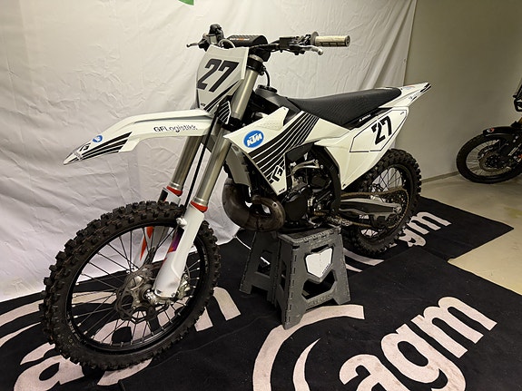 KTM SX 300 2 of 6