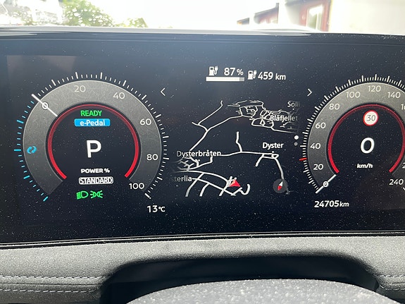 Nissan Ariya 2 of 9