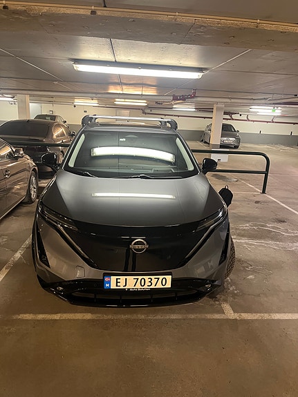 Nissan Ariya 4 of 9