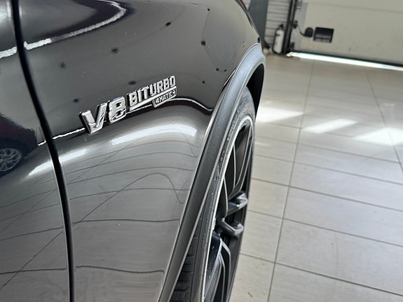 Mercedes-Benz GLC63 12 of 30