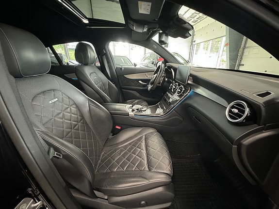 Mercedes-Benz GLC63 19 of 30