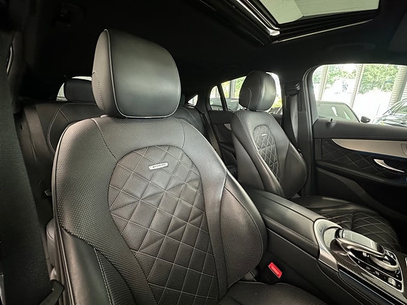 Mercedes-Benz GLC63 20 of 30