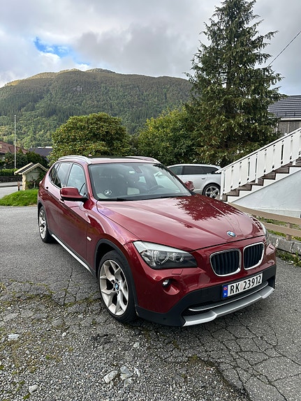 BMW X1 2 of 27