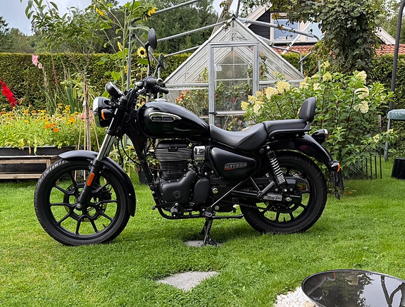 Royal Enfield Meteor 350 2 of 10