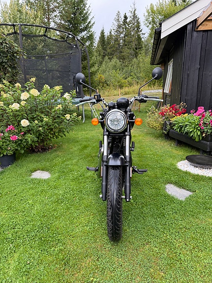 Royal Enfield Meteor 350 10 of 10