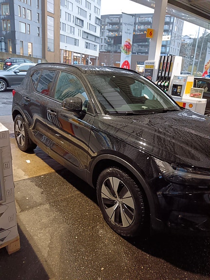 Volvo XC40 5 of 6
