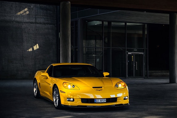 Chevrolet Corvette 28 of 30