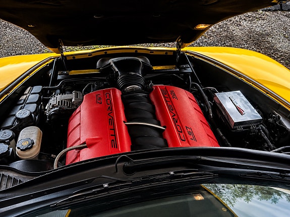 Chevrolet Corvette 17 of 30
