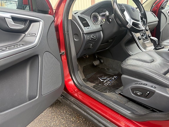 Volvo XC60 22 of 30