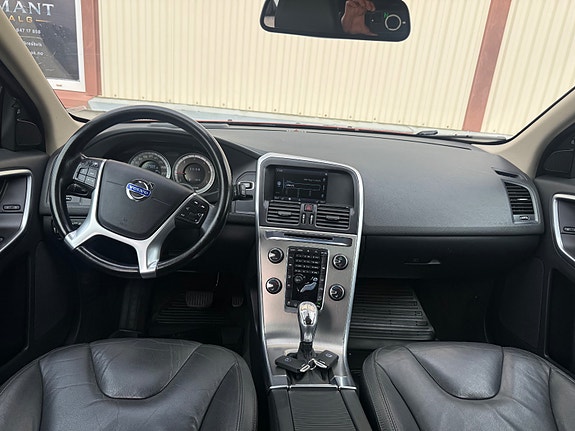 Volvo XC60 25 of 30
