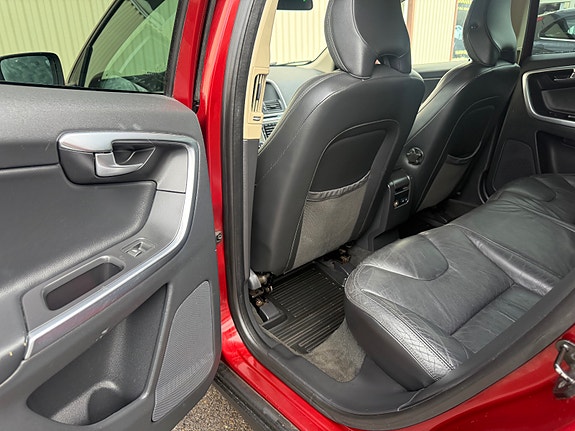 Volvo XC60 24 of 30