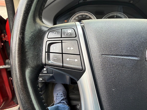 Volvo XC60 13 of 30