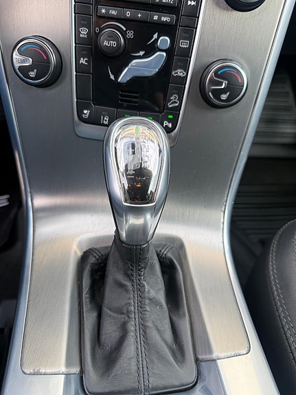 Volvo XC60 17 of 30
