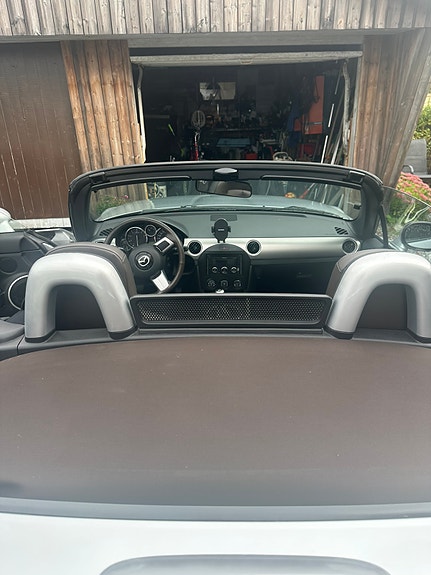 Mazda MX-5 8 of 11