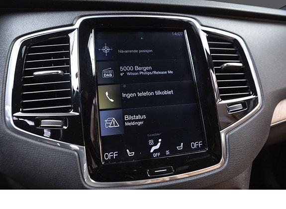 Volvo XC90 16 of 30